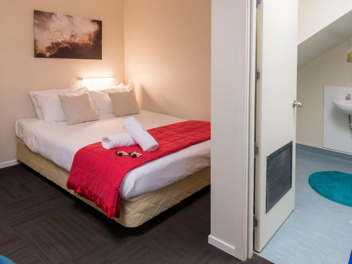 Trek Global Backpackers Hostel Wellington 4*,