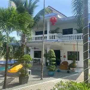 https://villa-blue-lagoon.hotelssihanoukville.net